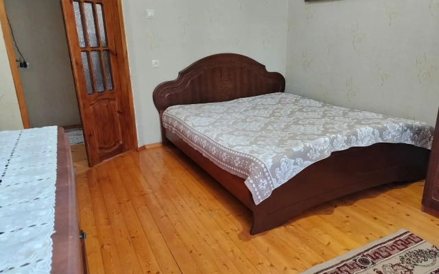 Квартира 77