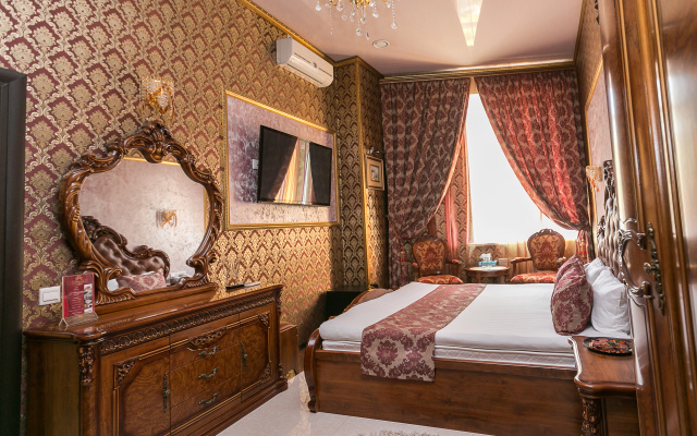 Golden House Отель
