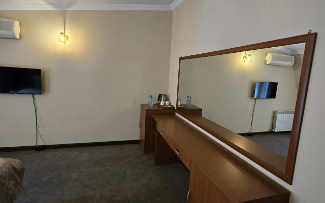 Guest rooms · Batumi — photo 27