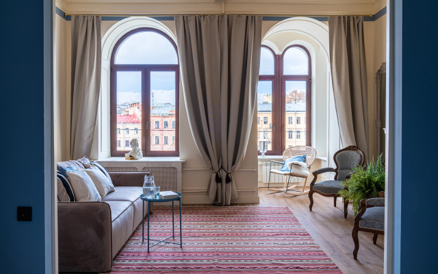Апартаменты D apartments c 2-мя спальнями, эркером и видом на Фонтанку №26