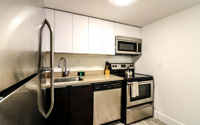 Апартаменты Stylish near Entertainment District