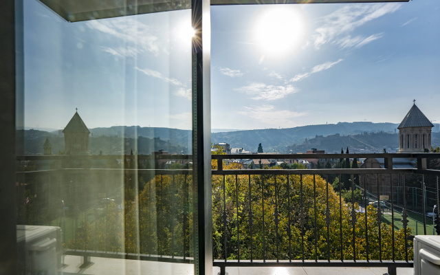 Superior Apartment with balcony and with view · Best Tbilisi Hotel — photo 12