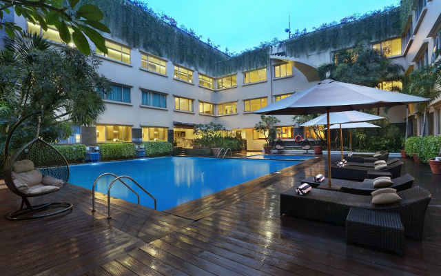Отель Favehotel Premier Cihampelas