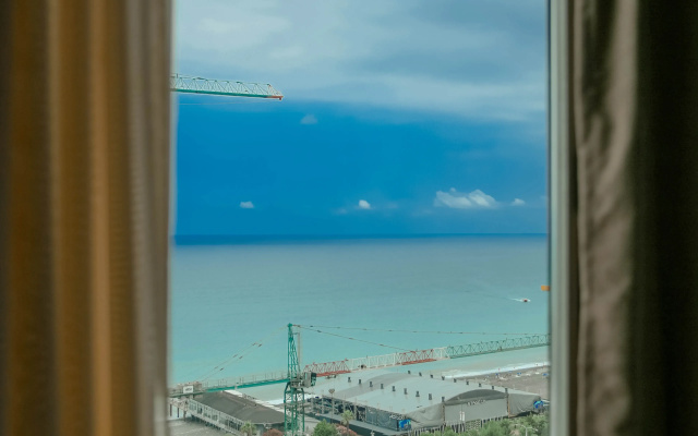 Family Suite with sea view · Royal Medis Hotel — photo 7