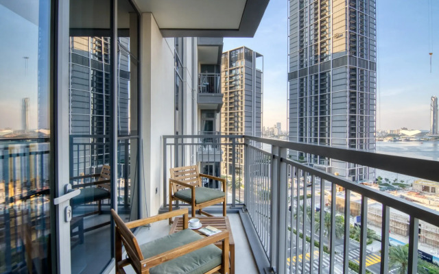 Апартаменты Bright 2BR, Top tower Creek Rise