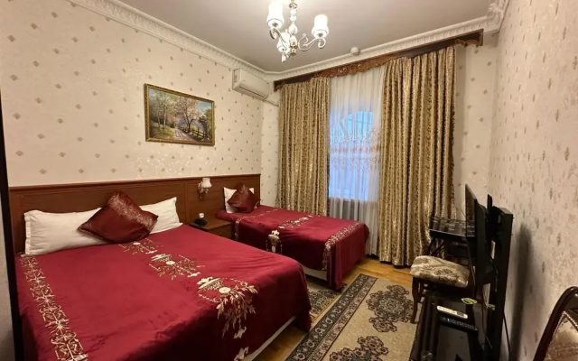 Отель Sarbon