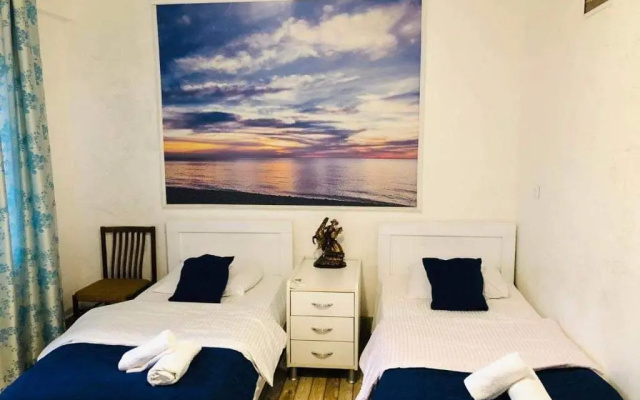 Guest rooms · Batumi — photo 23