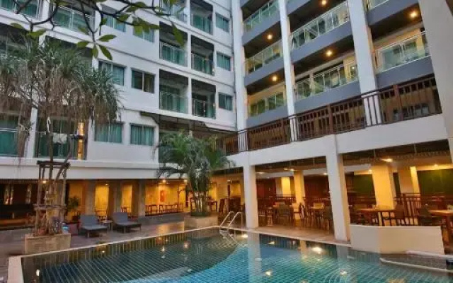 Отель Sunshine Hotel & Residences