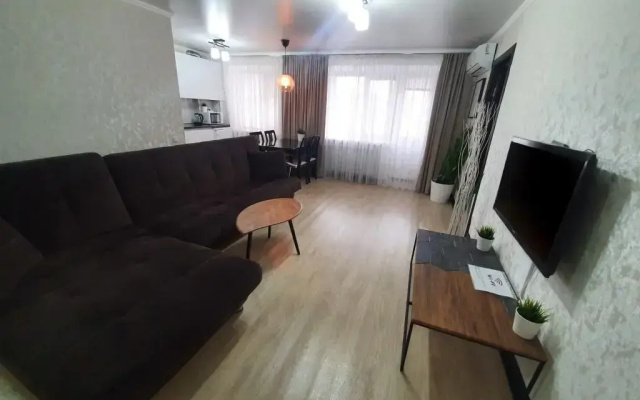 Квартира Виталий HouseRent Двухкомнатная по улицы Мусы Джалиля, 21