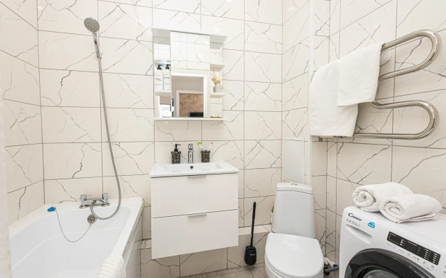 Квартира Сибирь House в новом доме рядом с теннисным кортом и парком