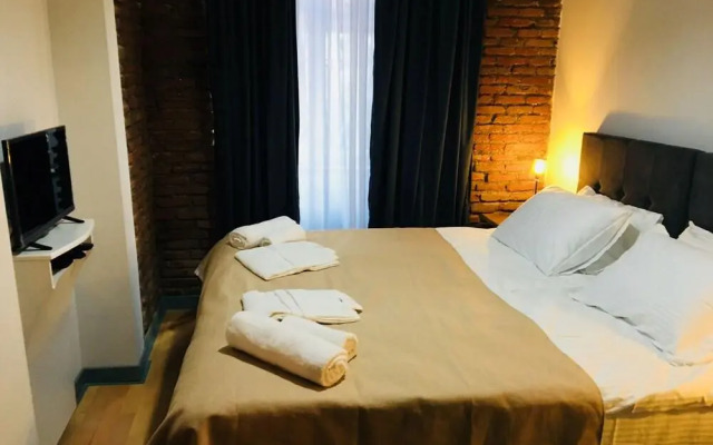 Guest rooms · Tbilisi — photo 25