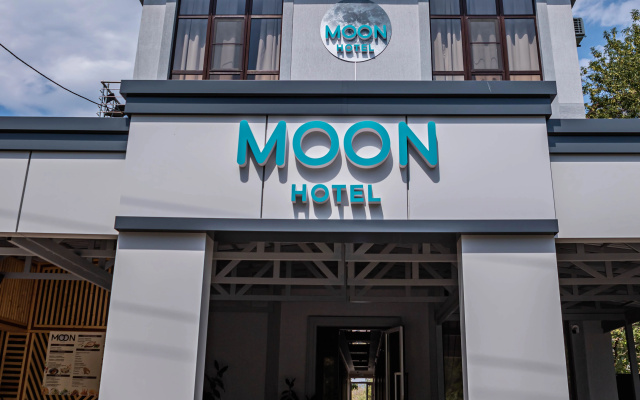 Отель Moon Hotel