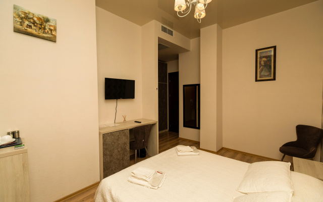 Guest rooms · Tbilisi — photo 31