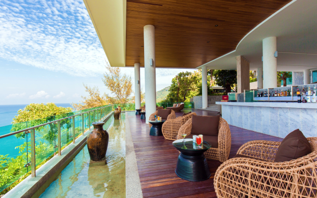 Отель Wyndham Grand Phuket Kalim Bay