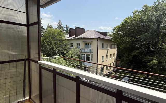 Квартира Двухкомнатная квартира близко к источникам