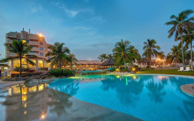 Курортный Отель Crowne Plaza  Salalah by IHG