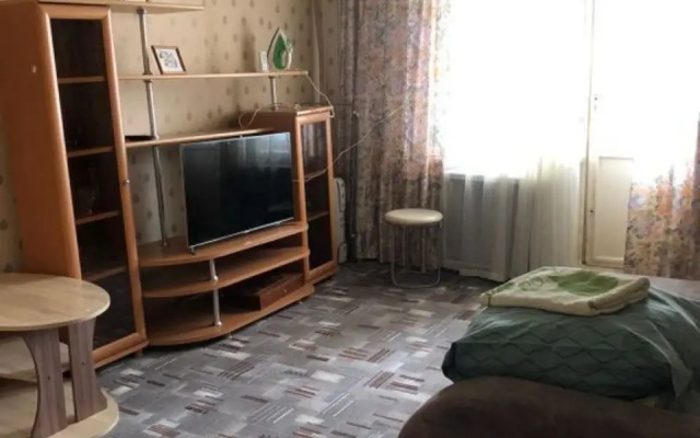 Квартира Трёхкомнатная на Космонавтов 15