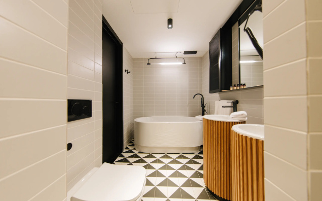 Bathroom · Tbilisi — photo 13