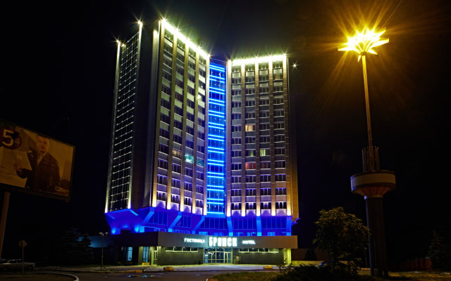 Гостиница Брянск в Брянске - забронировать гостиницу Брянск, цены и фото номеров вид на фасад