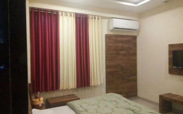 Отель Shree Pratham Milan by Sky Stays