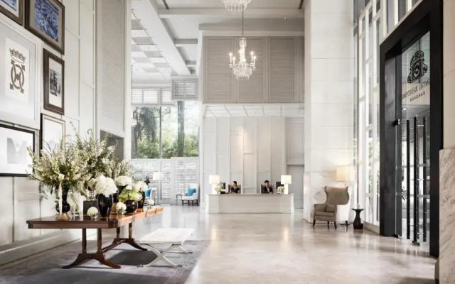Отель Oriental Residence Bangkok