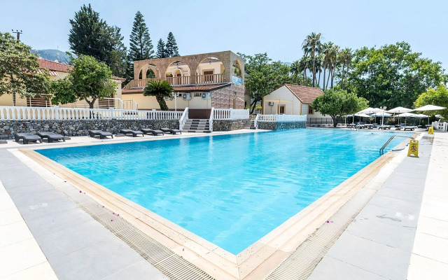 Отель Riverside Garden resort