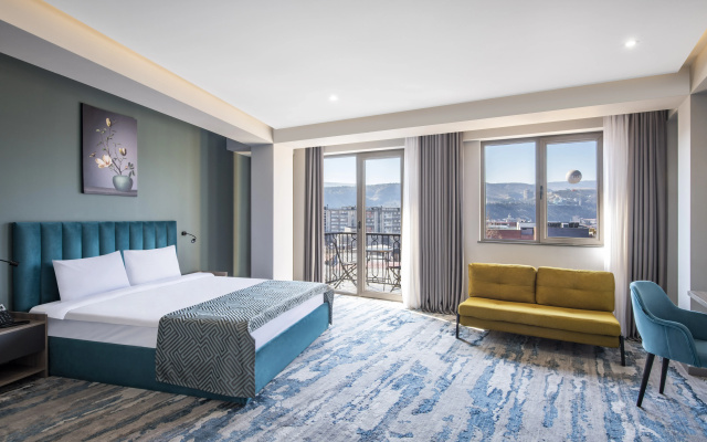 Deluxe Double room with balcony (full double bed) · Hotel Address 9D — photo 2
