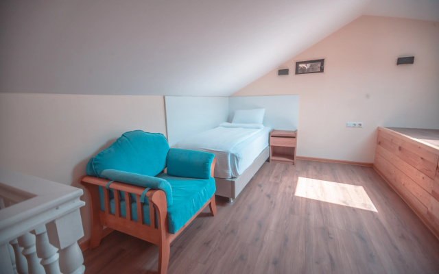 Deluxe Quintuple Family room with view · Banovani Hotel — photo 9