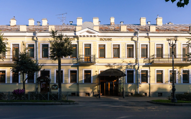 Голден Отель