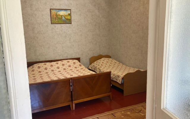 Частный дом Дом на Квициния 16