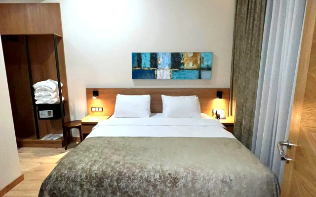 Classic Triple Family room with view · Banovani Hotel — photo 9