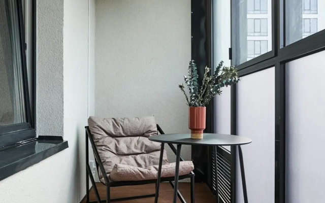 Apartment MyHomeYourHome на Бульваре Головнина 4