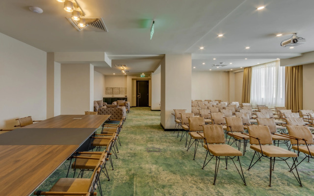 Business facilities · Tbilisi — photo 47