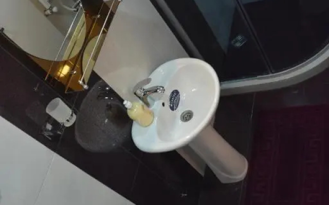 Bathroom · Tbilisi — photo 26