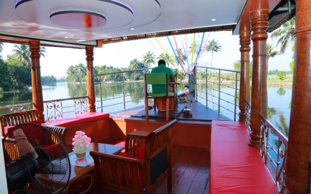 Отель Sreekrishna 3 Bedroom Private Houseboat