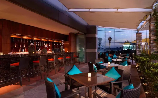 Отель Yas Plaza Mangroves by IHG