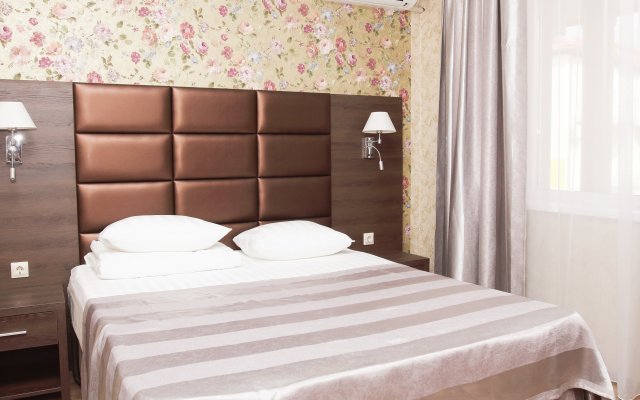 Черноморский в Кабардинке 1 отзыв об отеле, цены и фото номеров - забронировать гостиницу Черноморский онлайн Кабардинка комната для гостей