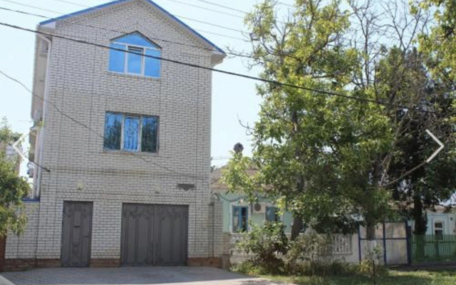 Semeyny Na Trudyaschikhsya 68A Guest House