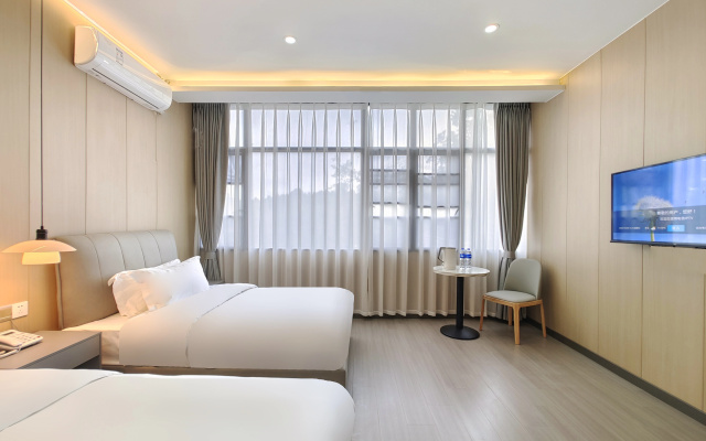 Апарт-отель Not too late B&B