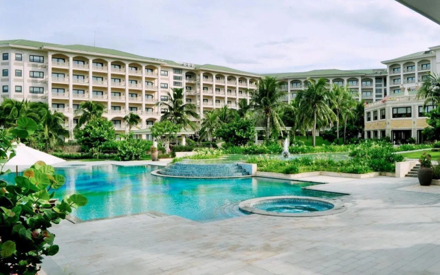 Отель Olalani Resort and Condotel