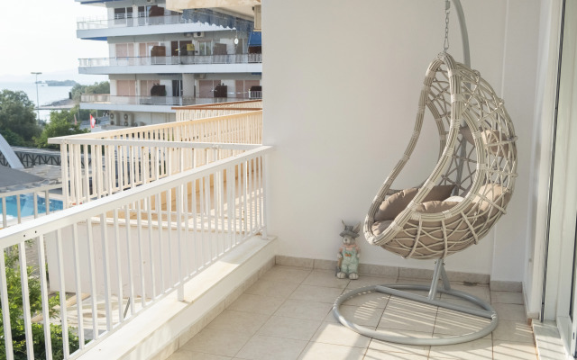 Апартаменты Art Home by the sea Saronida