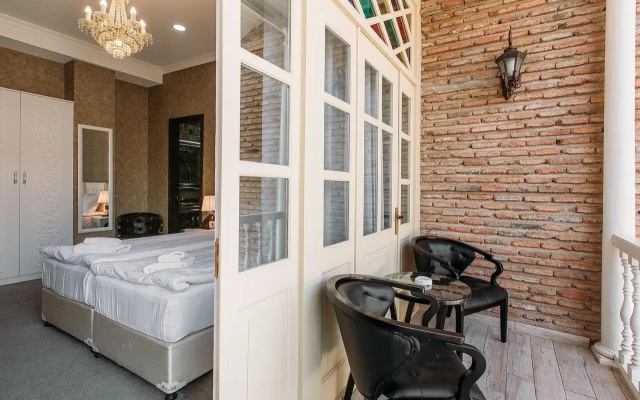 Guest rooms · Tbilisi — photo 9