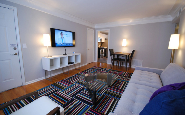 Апартаменты Brookwood Courtyard by BCA Furnished