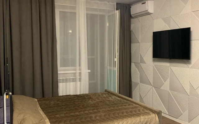 Квартира у тополя