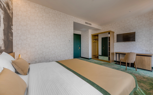 Superior Double room with balcony (full double bed) · Sole Palace Hotel — photo 4