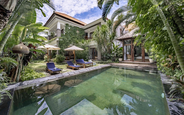 Вилла Kubu Luxury Seminyak Private Mansion