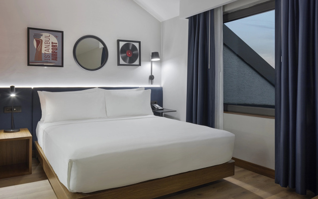 Отель Hampton by Hilton Istanbul Arnavutkoy