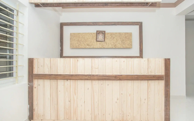 Отель Dollars Nest