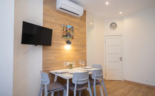 Апартаменты RED APARTMENTS Арт Лайт Сити апартамент Марк