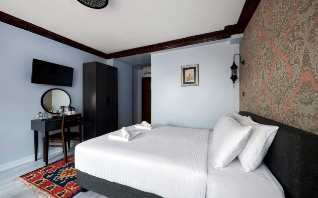 Mytra Hotel